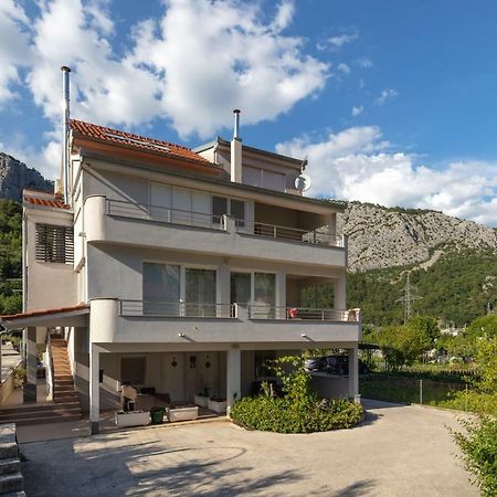 Apartments Bubalo Omiš Exteriör bild