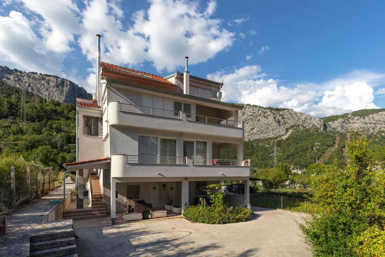 Apartments Bubalo Omiš Exteriör bild