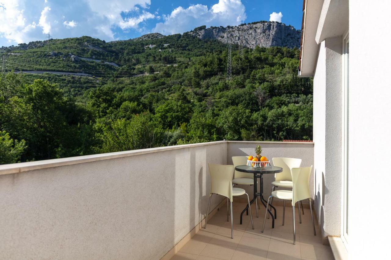 Apartments Bubalo Omiš Exteriör bild