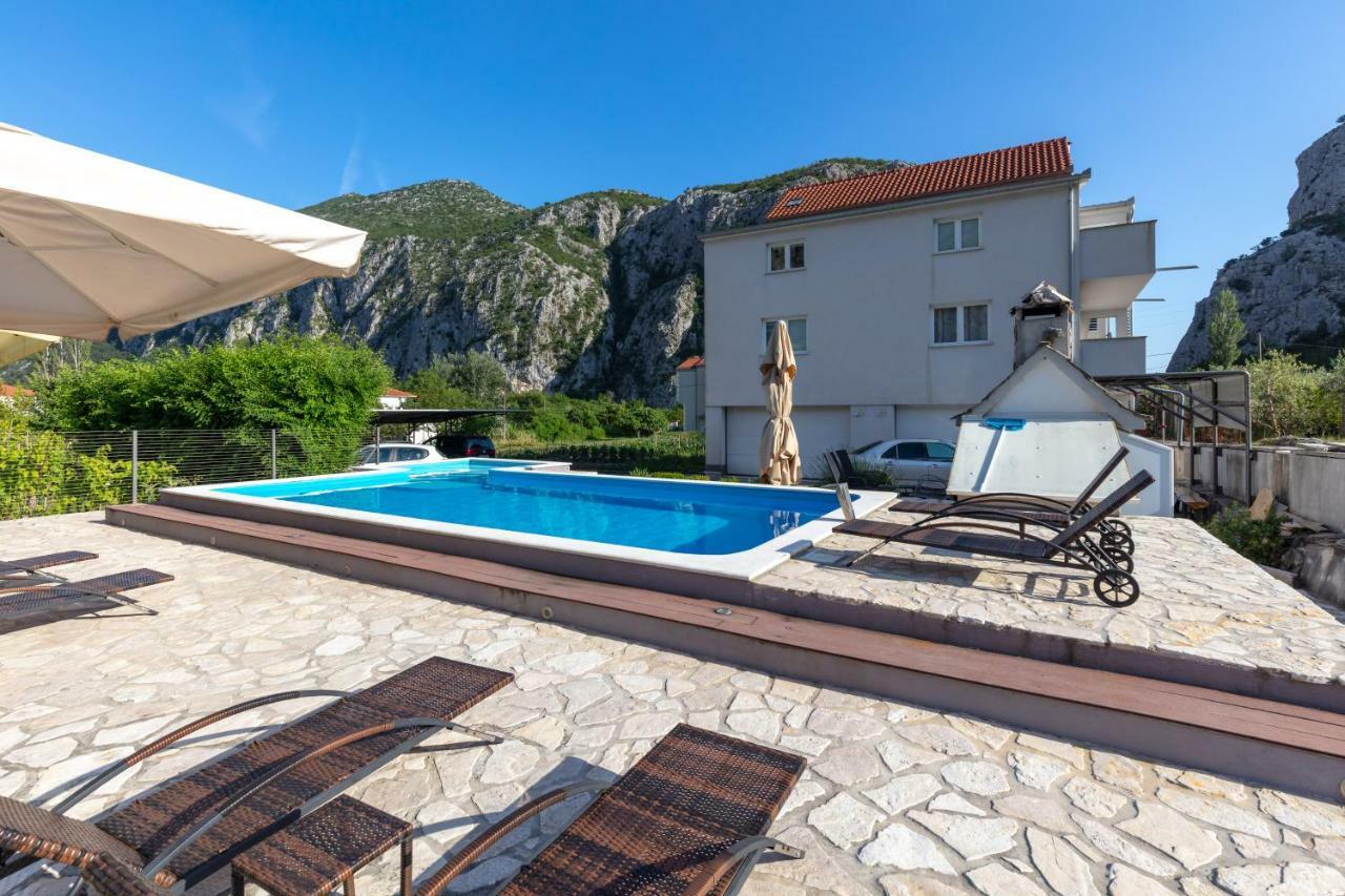 Apartments Bubalo Omiš Exteriör bild
