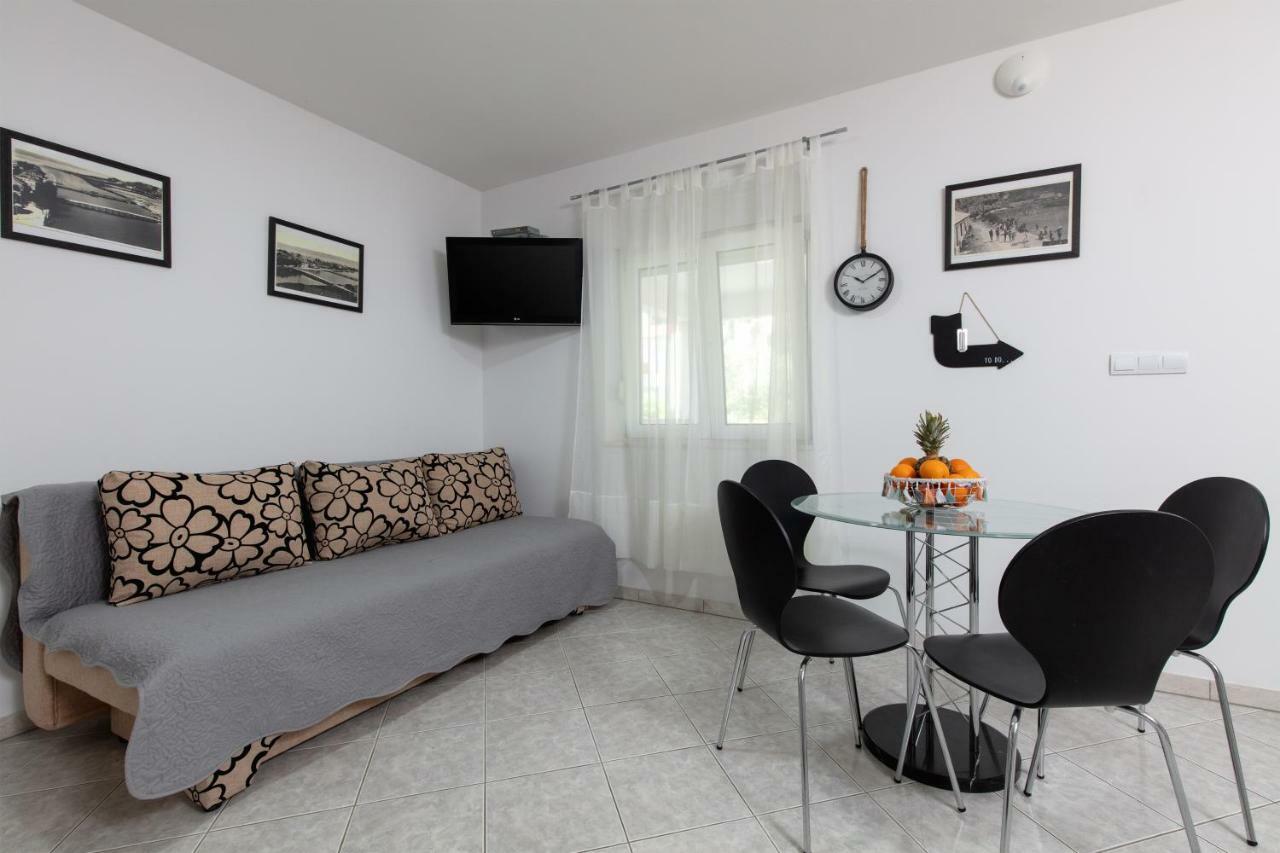 Apartments Bubalo Omiš Exteriör bild